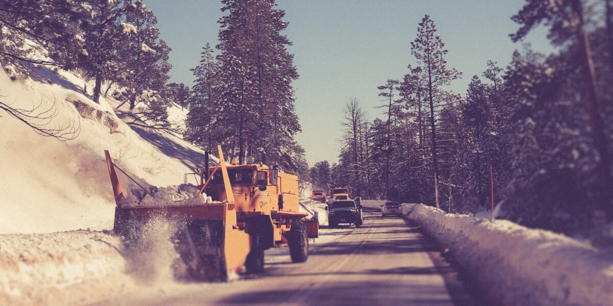 Driving This Winter? 7 Must-Have Items For Any Winter Car Survival Kit!